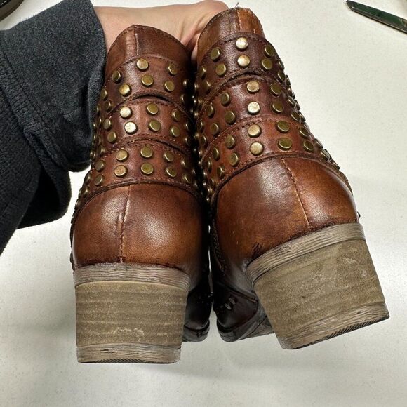 Circle G by Corral Ladies Studded Straps Bootie Shoe Q5096 Womens Size 7.5 Cogna - Picture 11 of 14
